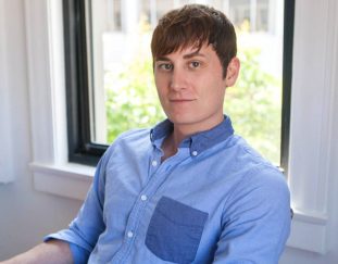 90s Fashion Trends Making a Comeback