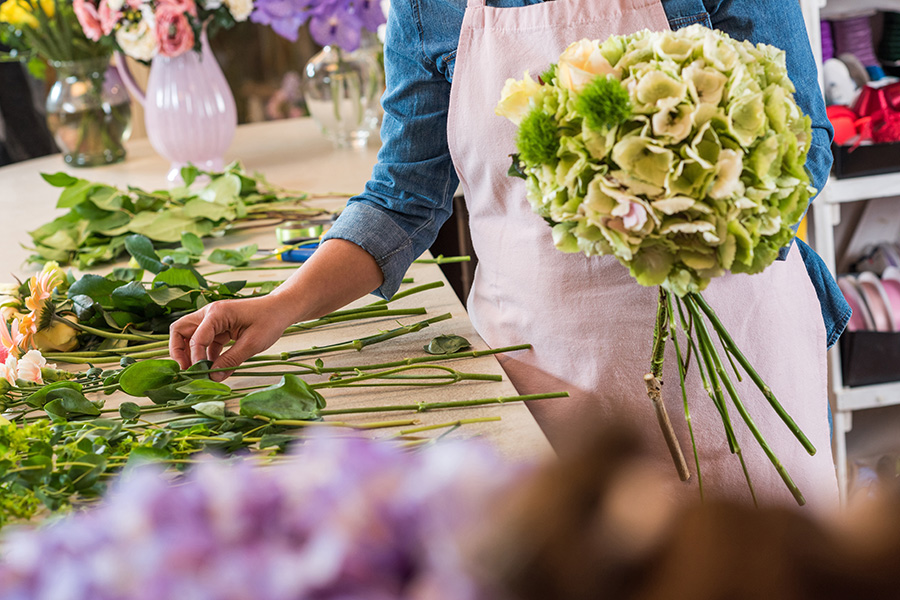 Millennial Magazine- Homelife- Weddings- wedding florists bouquet