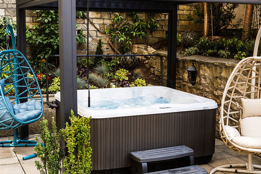 Millennial Magazine - Travel Guide - Bath UK Dukes Hotel Hot Tub